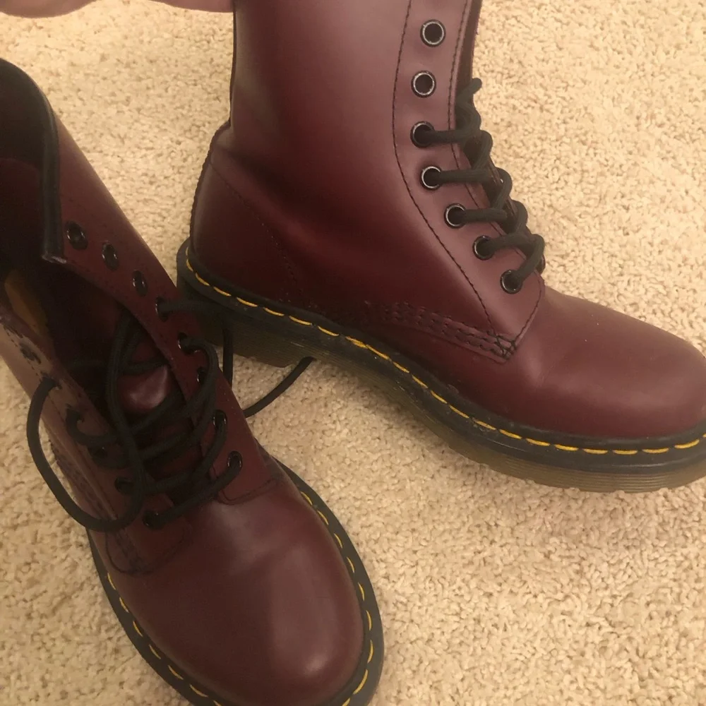 Dr. Martens 1460 Smooth Oxblood Cherry
Boots Men5 Women7 EU38 *READ description* - Picture 7 of 10